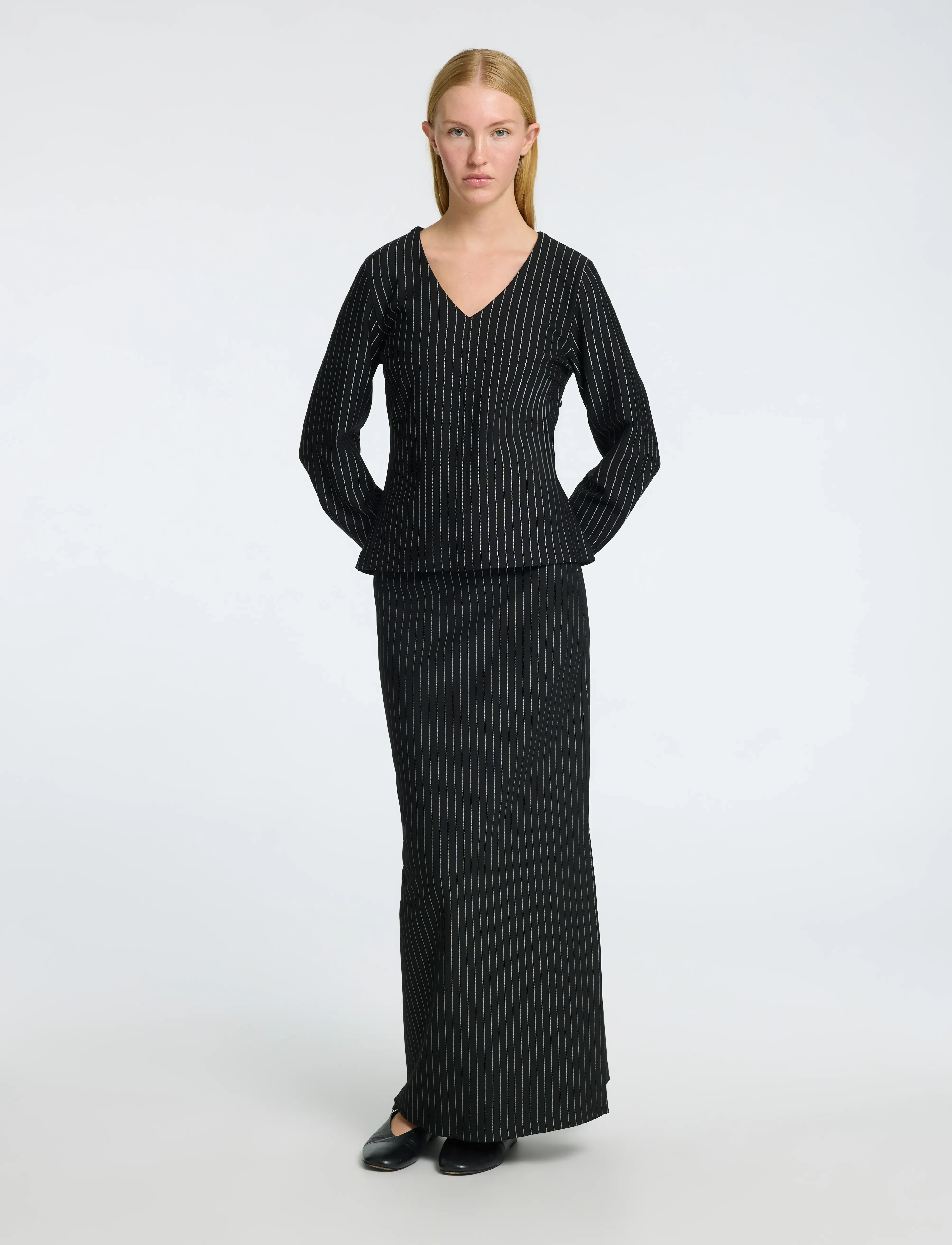 Selected - SLFPENNIE LS V-NECK TOP - langärmlige blusen - black - 4