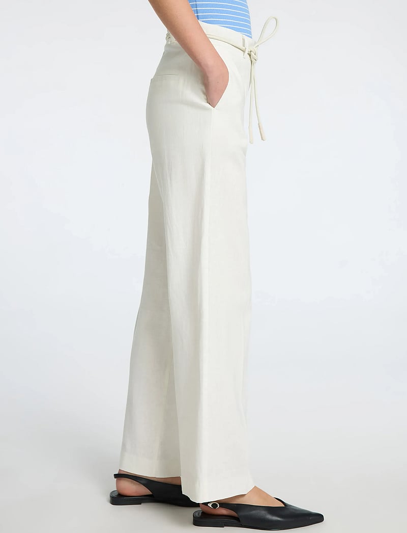 Selected - SLFTANIA-RITA MW WIDE PANT NOOS - leinenhosen - bright white - 4