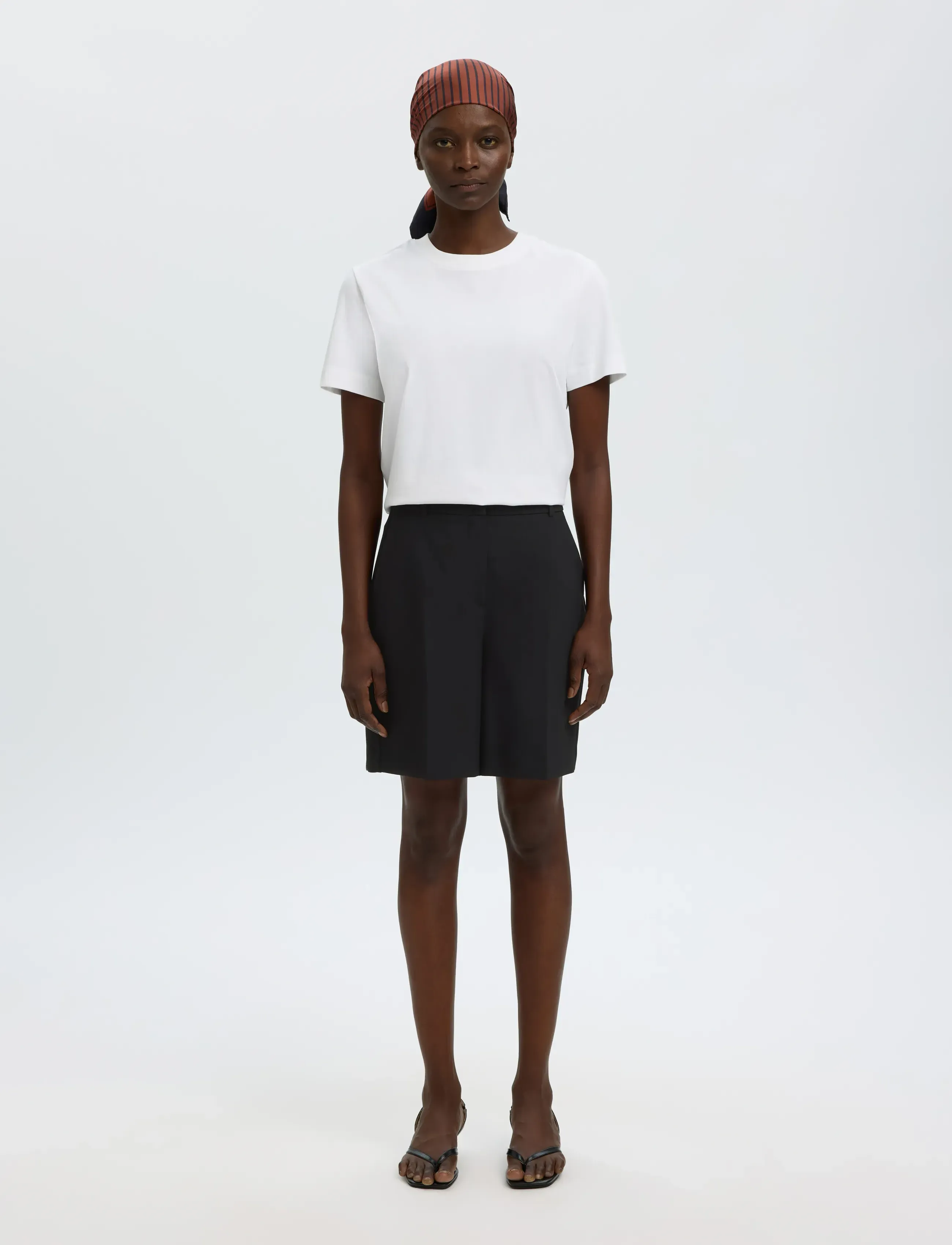 Selected - SLWRITA HW SHORTS FD - chino shorts - black - 3
