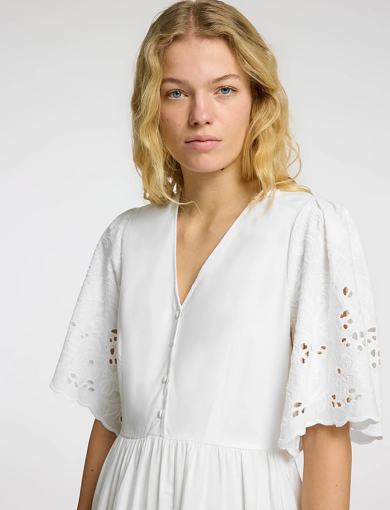 Selected - SLFDAHLIA SS SHORT BRODERI DRESS NOOS - konfirmationstøj - bright white - 4