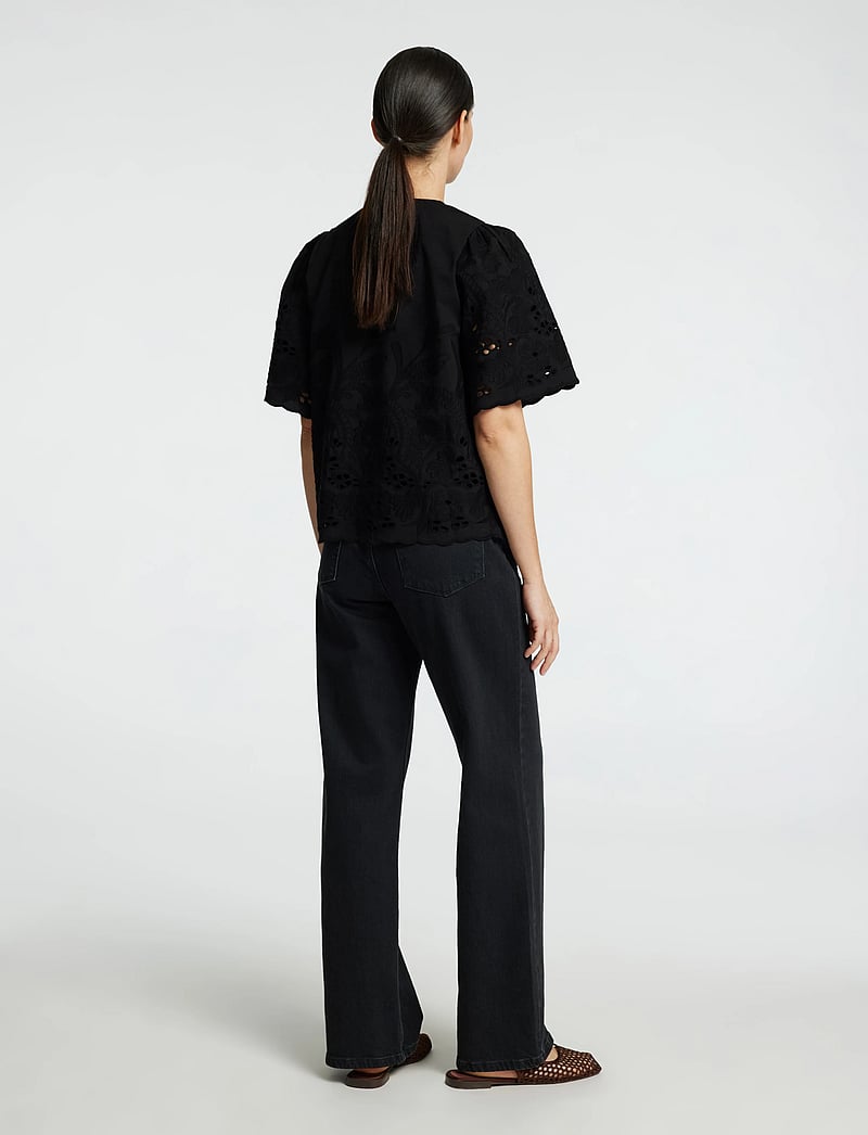 Selected - SLFDAHLIA SS BRODERI SHIRT NOOS - kurzärmlige hemden - black - 2