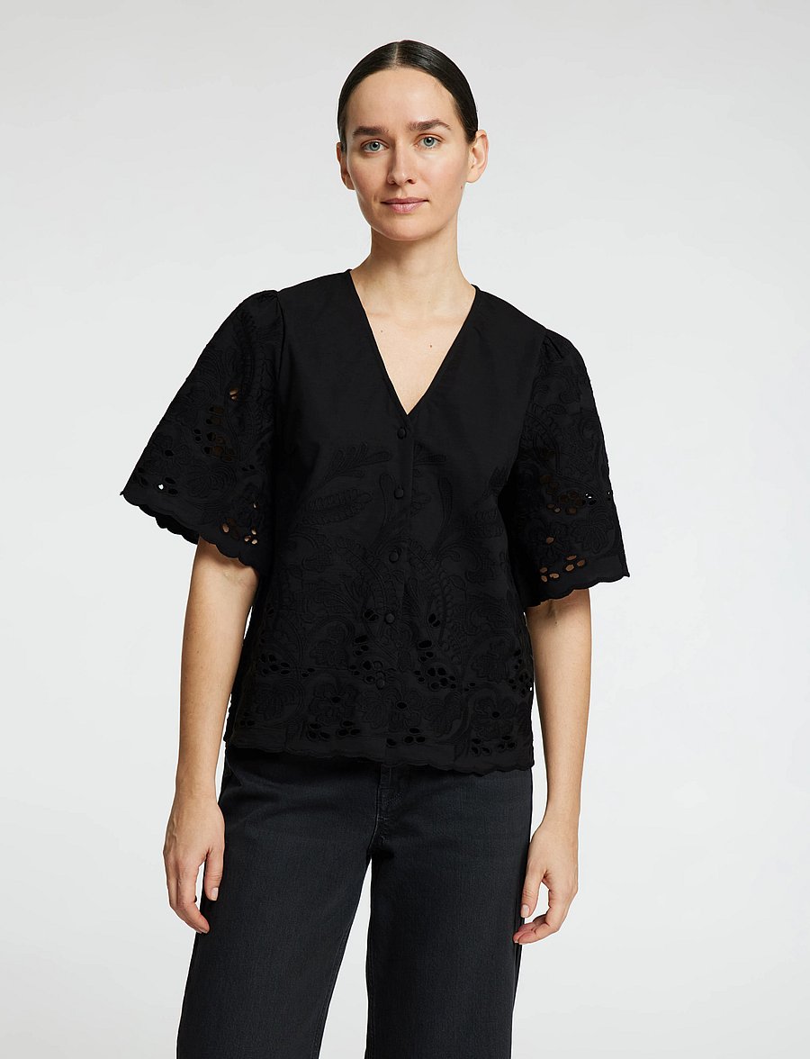 Selected - SLFDAHLIA SS BRODERI SHIRT NOOS - chemises à manches courtes - black - 4