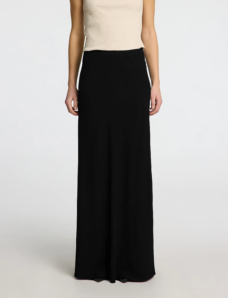 Selected - SLFVIVA-LENA HW ANKLE SUN SKIRT - maxi nederdele - black - 0