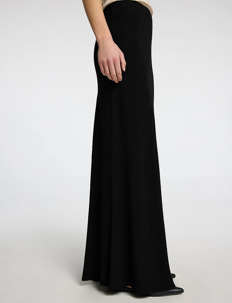 Selected - SLFVIVA-LENA HW ANKLE SUN SKIRT - maxi nederdele - black - 4