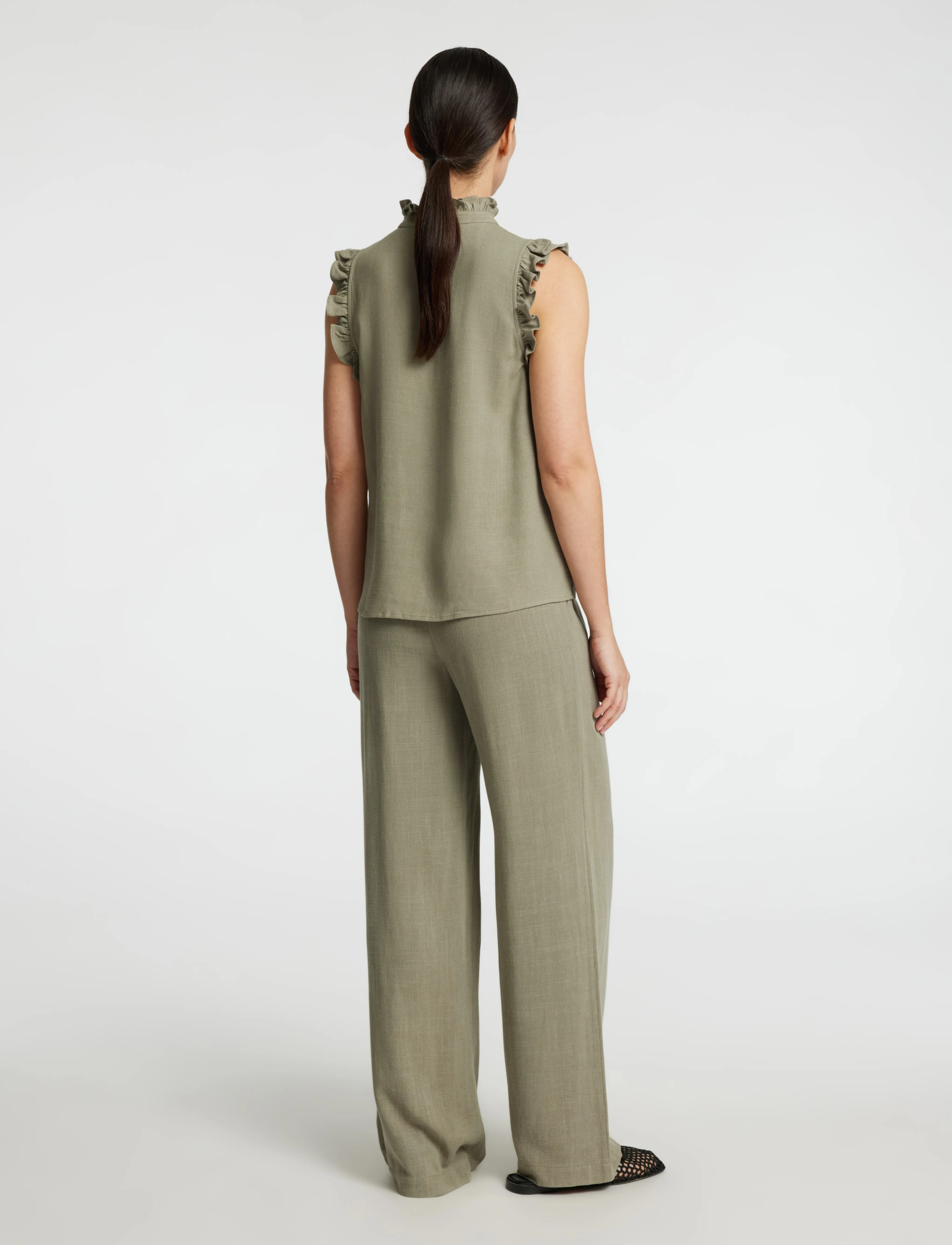 Selected - SLFVIVA SL SUN RUFFLE TOP NOOS - hauts sans manches - vetiver - 2