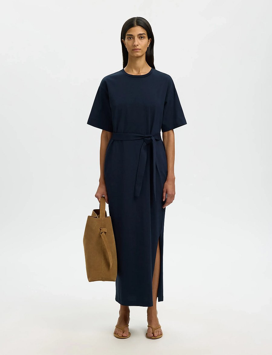 Selected - SLFESSENTIAL SS POCKET ANKLE DRESS NOOS - robes t-shirt - dark sapphire - 3