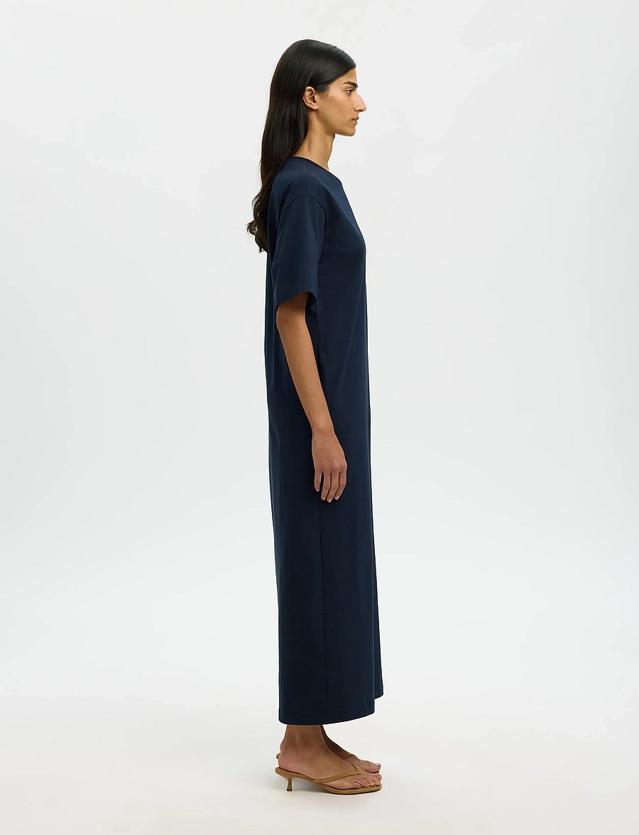 Selected - SLFESSENTIAL SS POCKET ANKLE DRESS NOOS - robes t-shirt - dark sapphire - 5