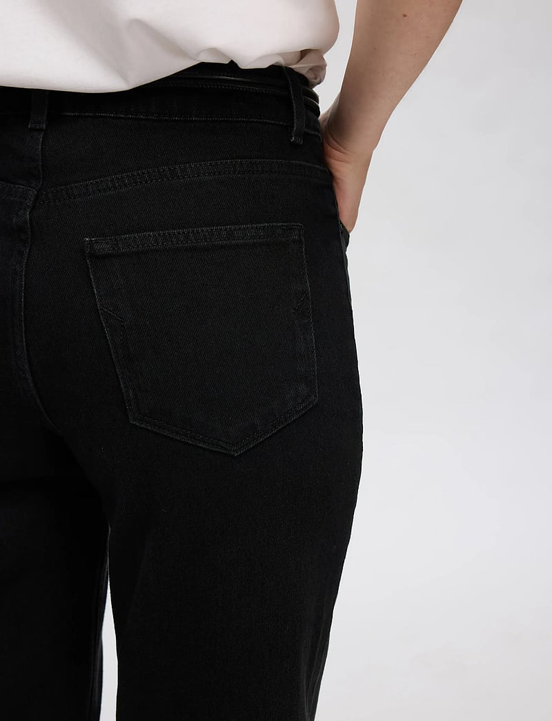 Selected - SLFALICE MW STRAIGHT BLACK JEANS NOOS - raka jeans - black - 4