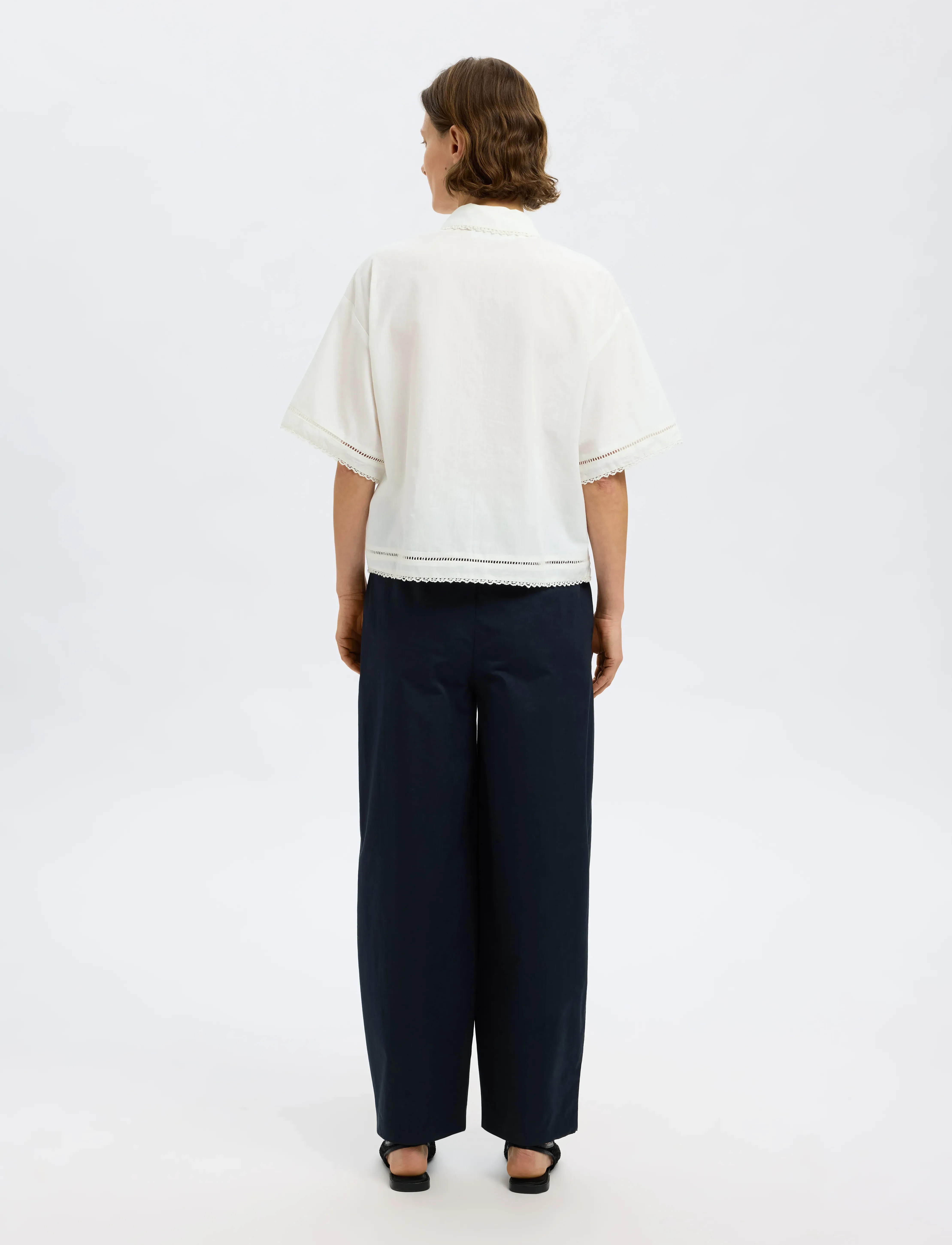 Selected - SLFNOVI SS CROCHET DETAIL SHIRT B - chemises à manches courtes - snow white - 2