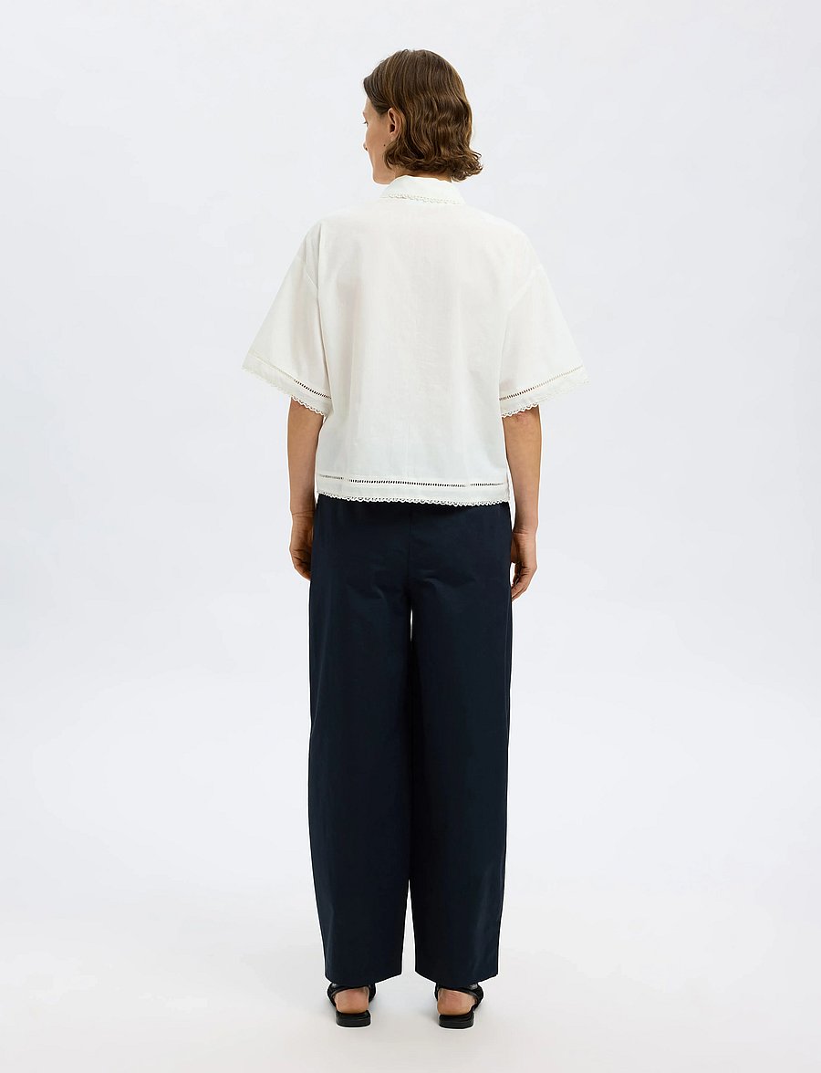 Selected - SLFNOVI SS CROCHET DETAIL SHIRT B - kurzärmlige hemden - snow white - 2