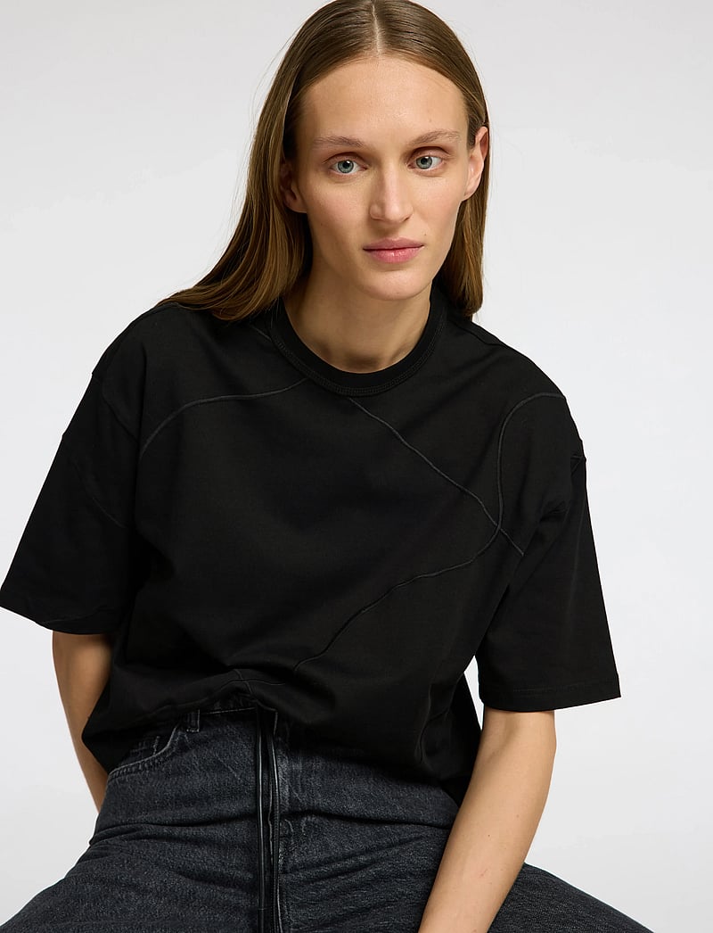 Selected - SLFPENNY SS EMBROIDERED TEE - t-shirts - black - 4