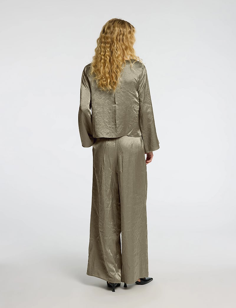 Selected - SLFSELENE LS DRAPED NECKLINE TOP B - langærmede bluser - vetiver - 2