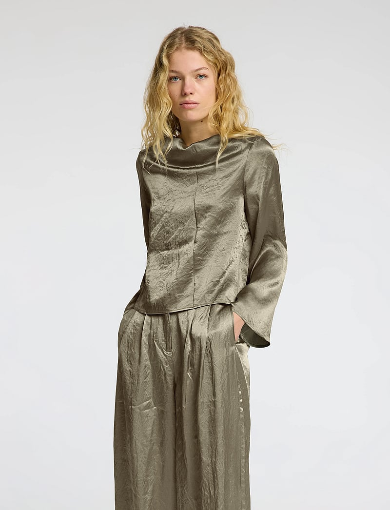 Selected - SLFSELENE LS DRAPED NECKLINE TOP B - langærmede bluser - vetiver - 3