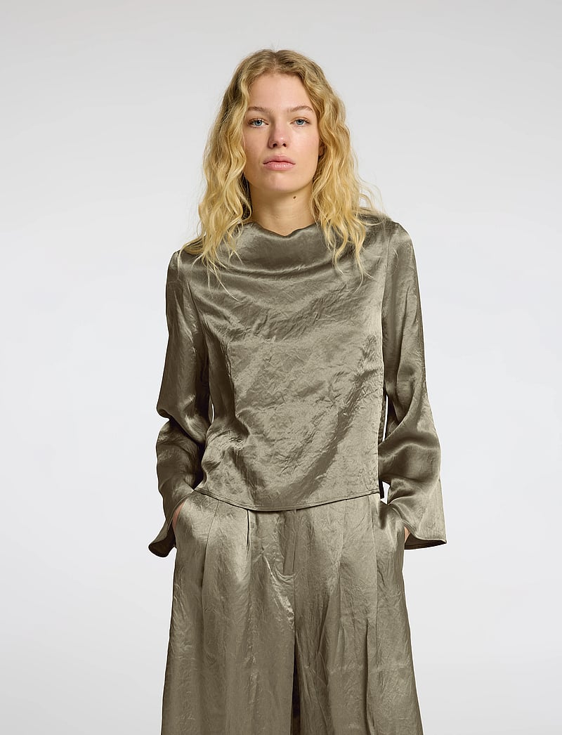 Selected - SLFSELENE LS DRAPED NECKLINE TOP B - langærmede bluser - vetiver - 4