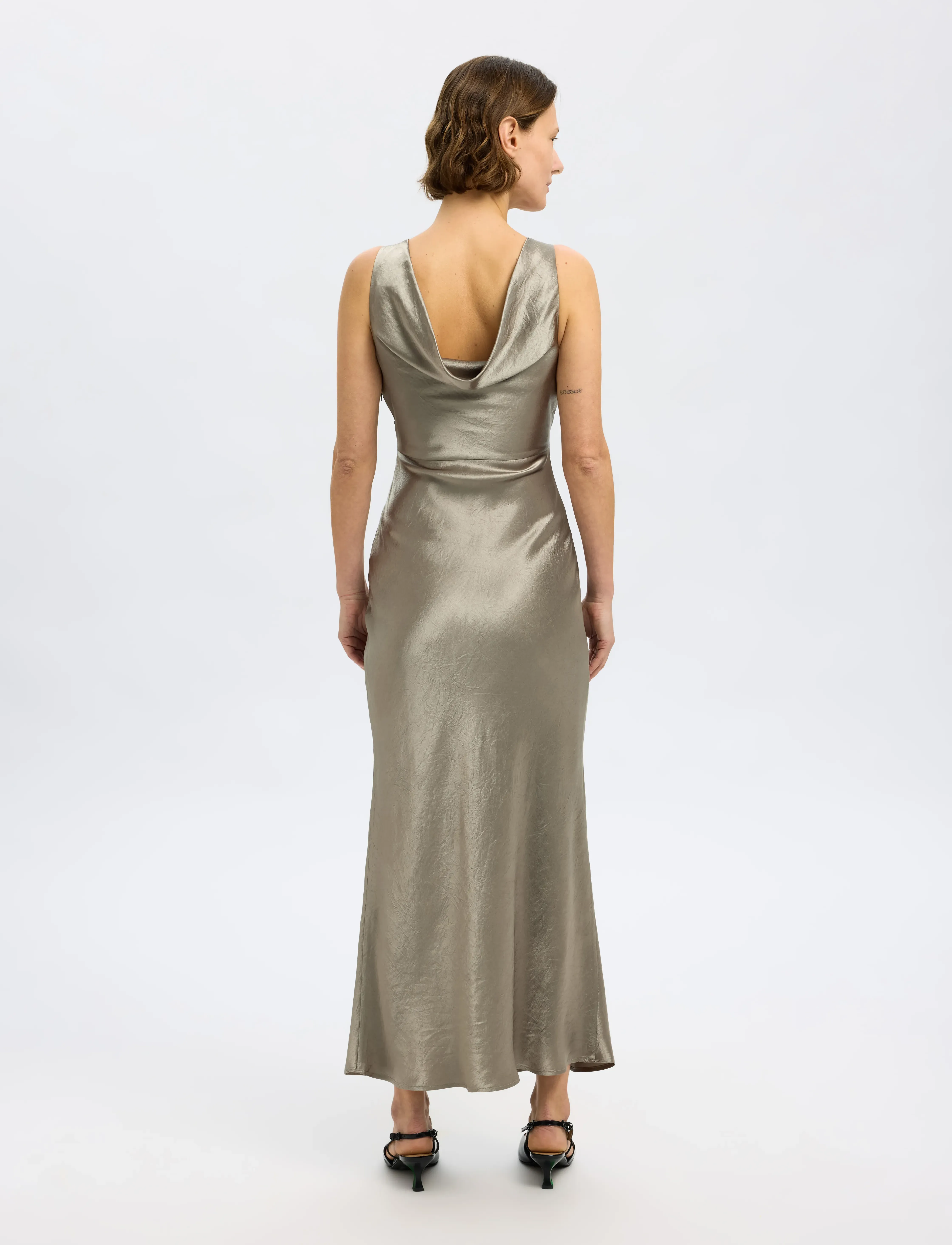 Selected - SLFSELENE SL COWL BACK MIDI DRESS B - midikleider - vetiver - 3