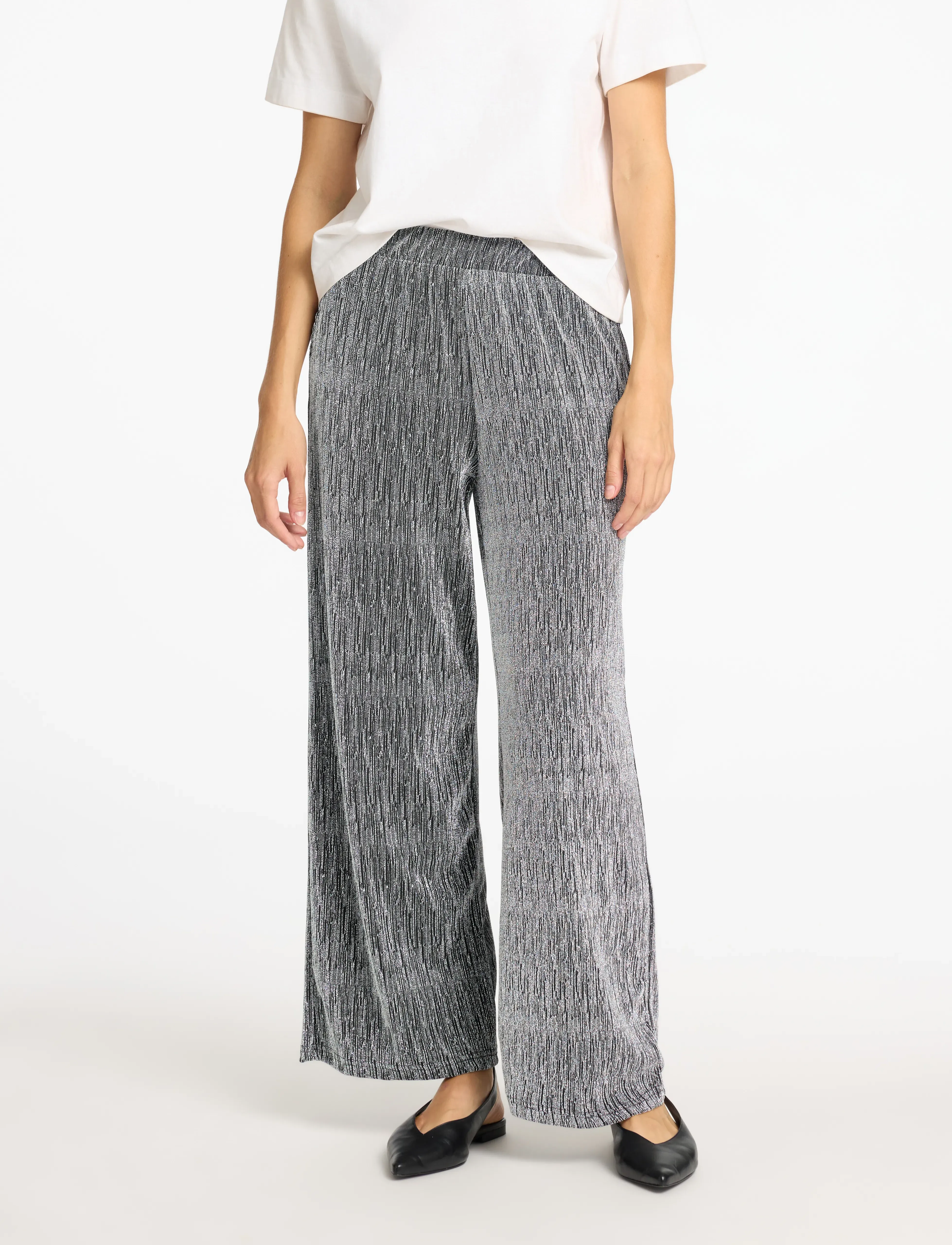 Selected - SLFANITA TINNI HW RELAXED PANTS - straight leg hosen - black - 4