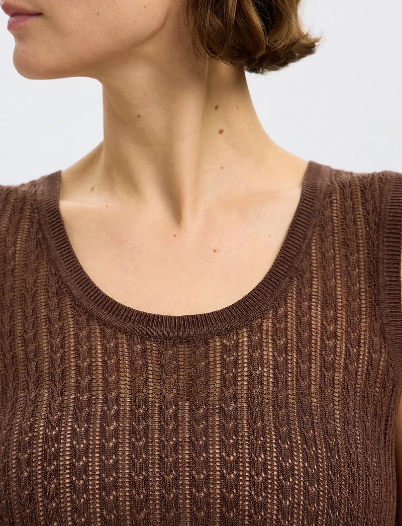 Selected - SLFHENNAH SL KNIT STRUCTURE TOP - topi bez piedurknēm - chestnut - 5