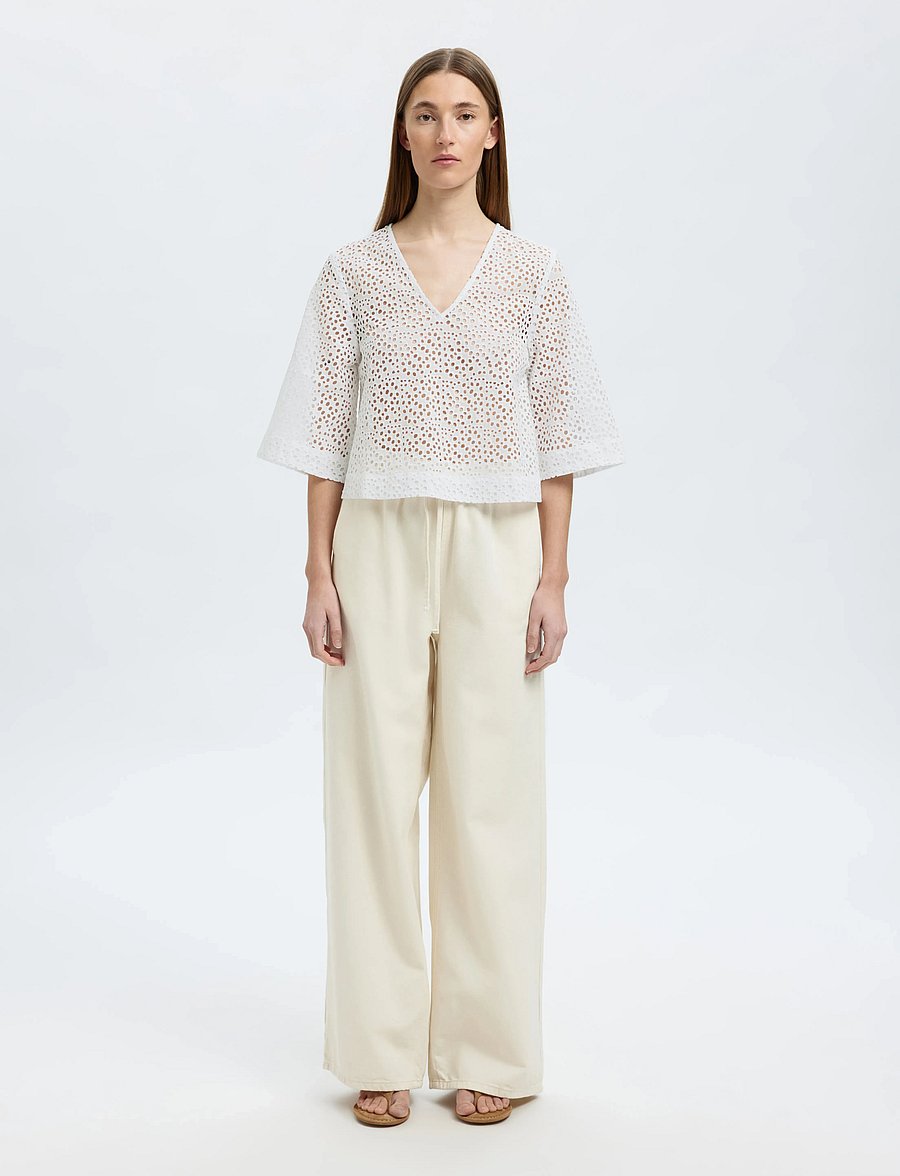 Selected - SLFLAERKE 3/4 CROPPED BRODERI ANG TOP B - lühikeste varrukatega pluusid - bright white - 3