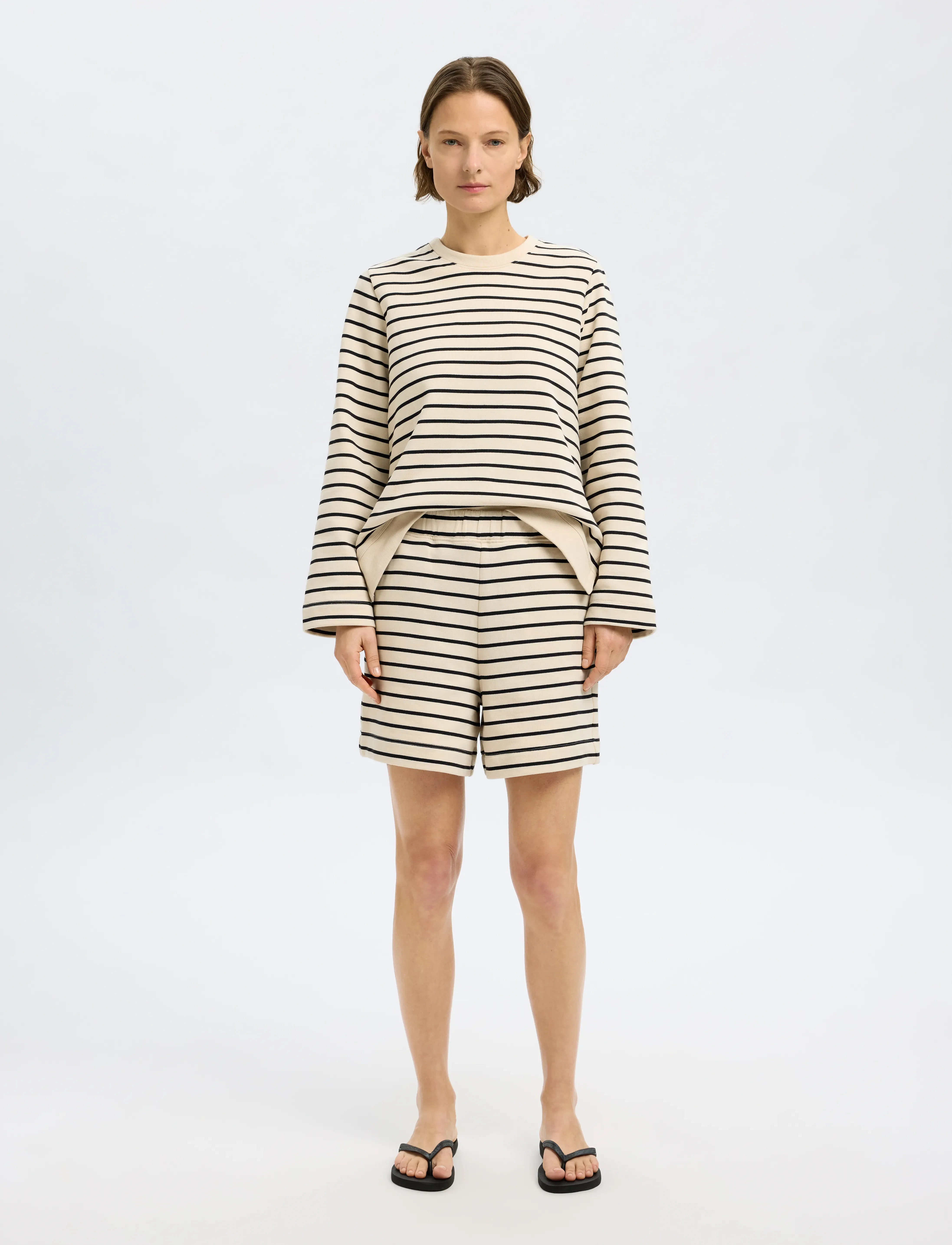 Selected - SLFELISE HW STRIPED SHORTS - black - 4