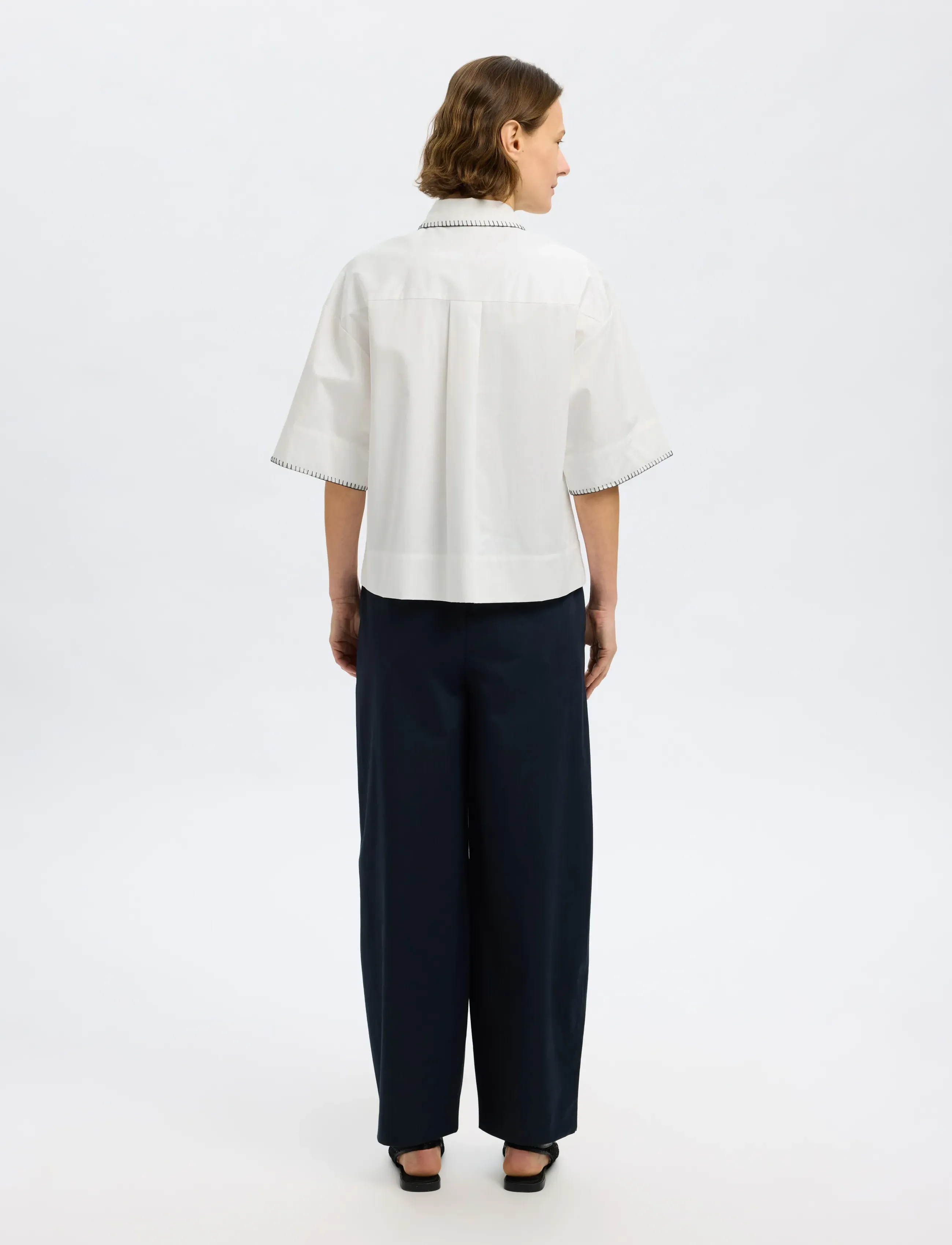 Selected - SLFFIA 2/4 CROPPED STITCHED SHIRT B - krekli ar īsām piedurknēm - bright white - 2
