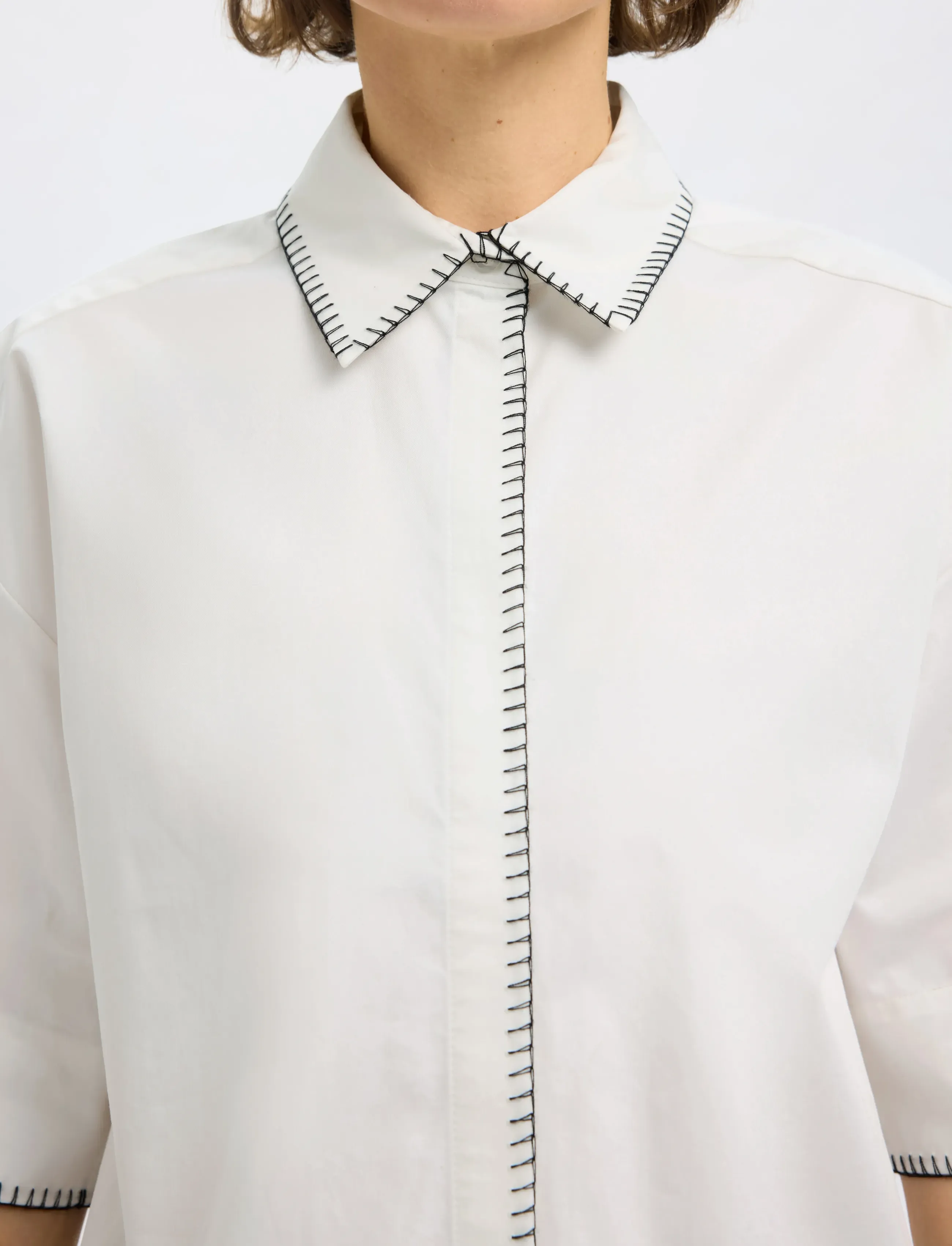 Selected - SLFFIA 2/4 CROPPED STITCHED SHIRT B - krekli ar īsām piedurknēm - bright white - 4
