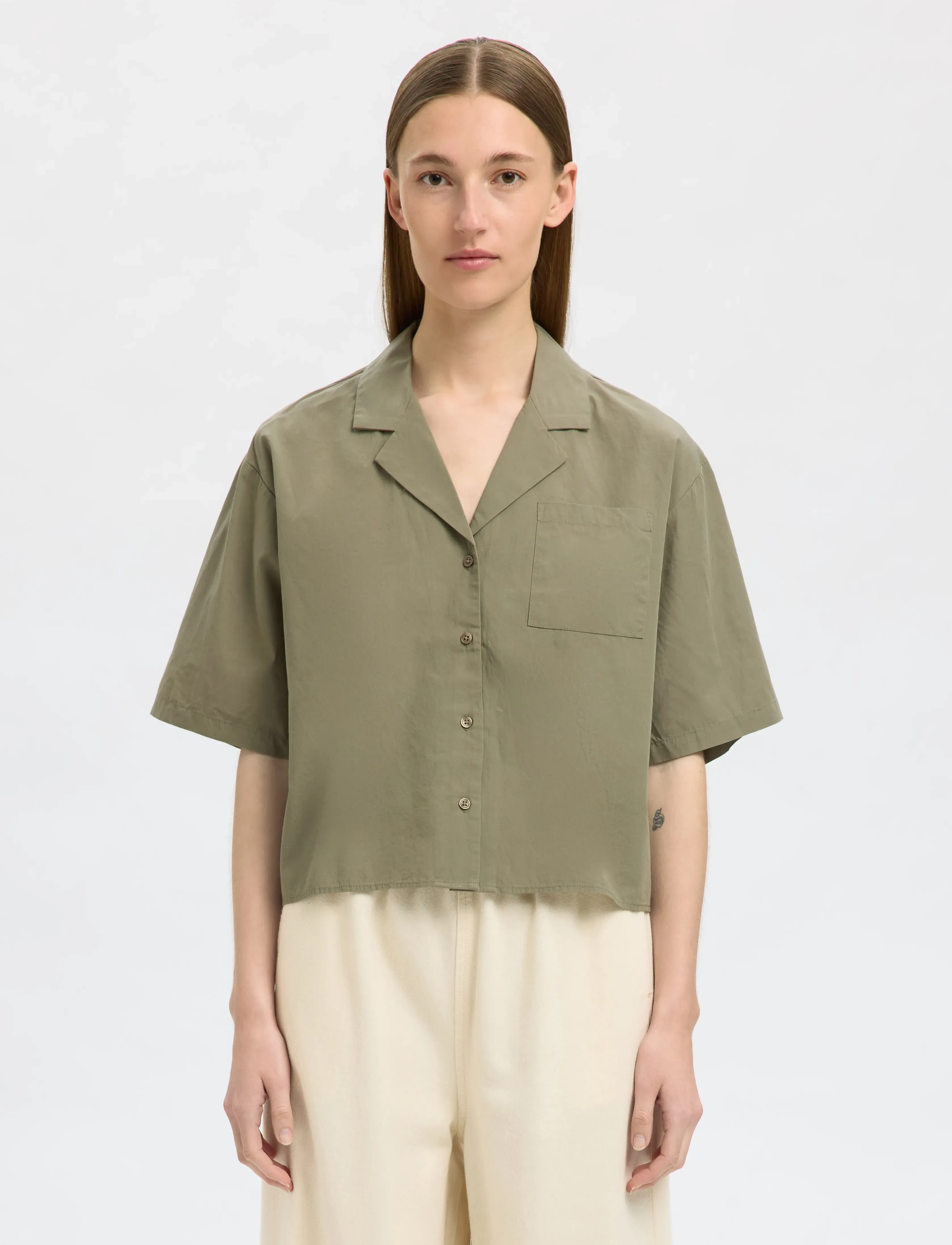 Selected SLFBLAIR SS CROPPED SHIRT B - Shirts - VETIVER / khaki/green
