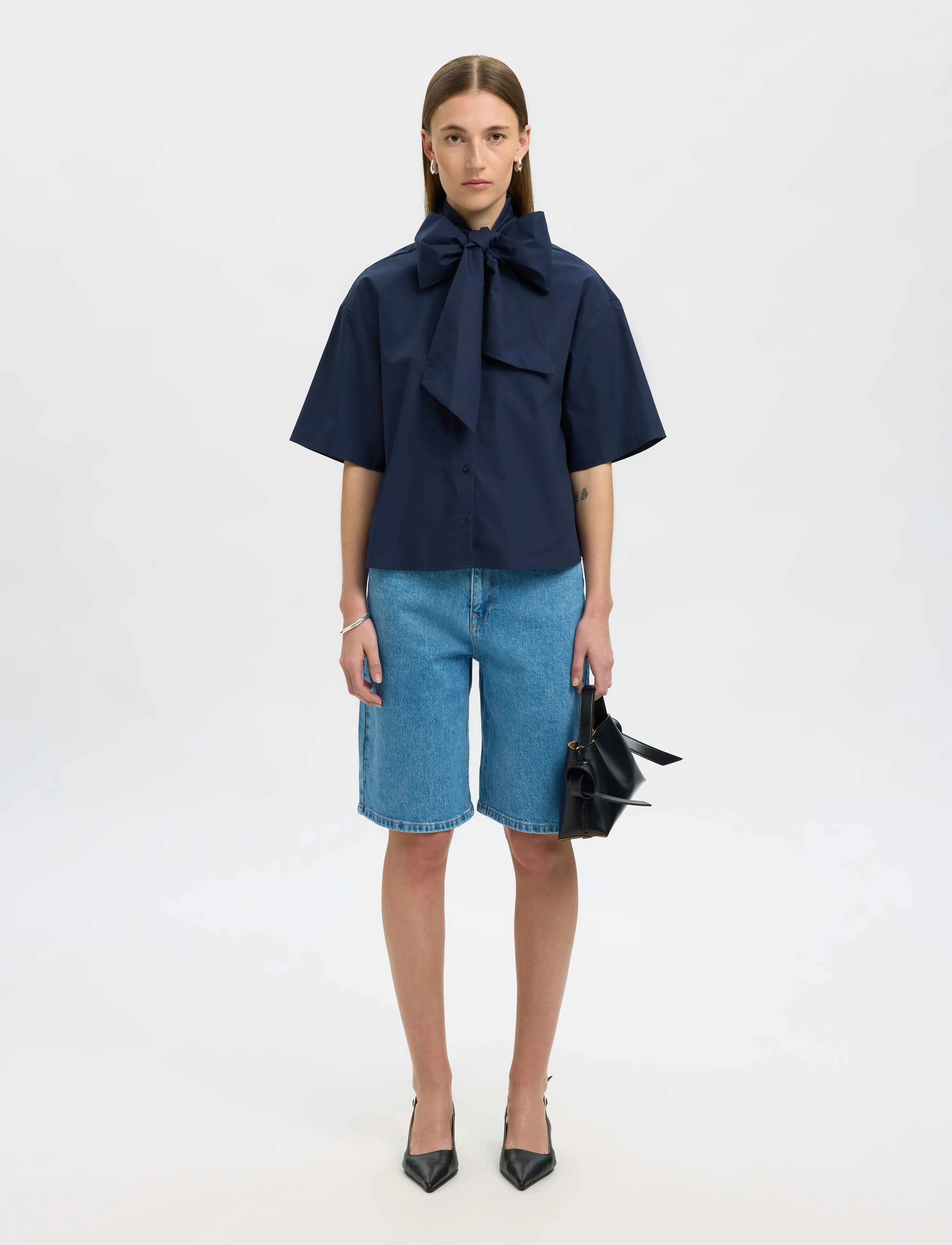 Selected - SLFAYA-JUNO 2/4 BOW SHIRT - kortærmede skjorter - dark sapphire - 5