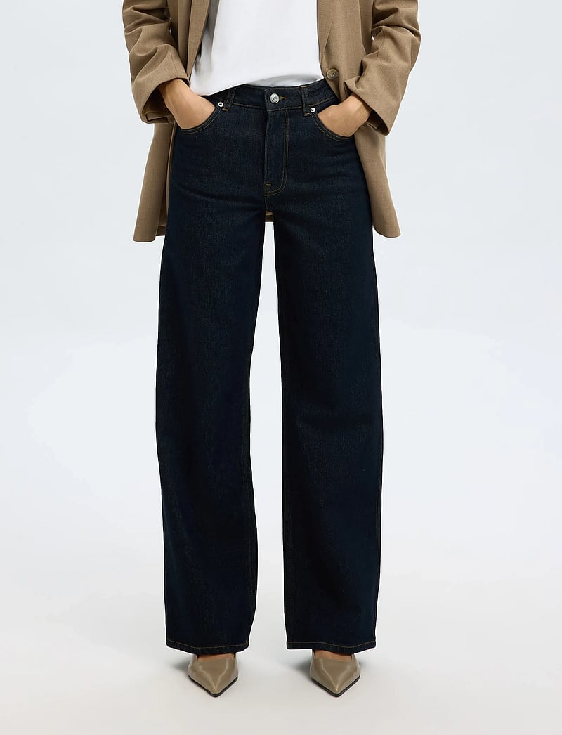 Selected - SLFWIDE BEA-KORI HW JEANS NOOS - hosen mit weitem bein - dark blue denim - 5