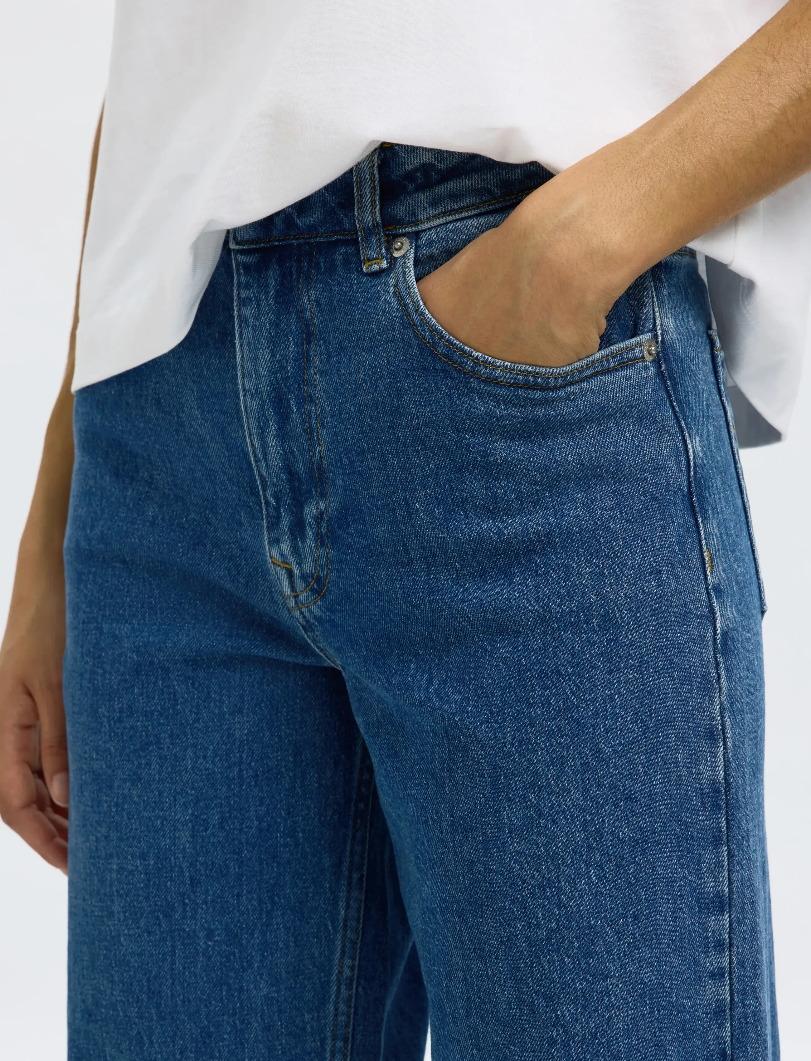 Selected - SLWWIDE BEA-KORI HW JEANS NOOS - pantalons larges - medium blue denim - 5