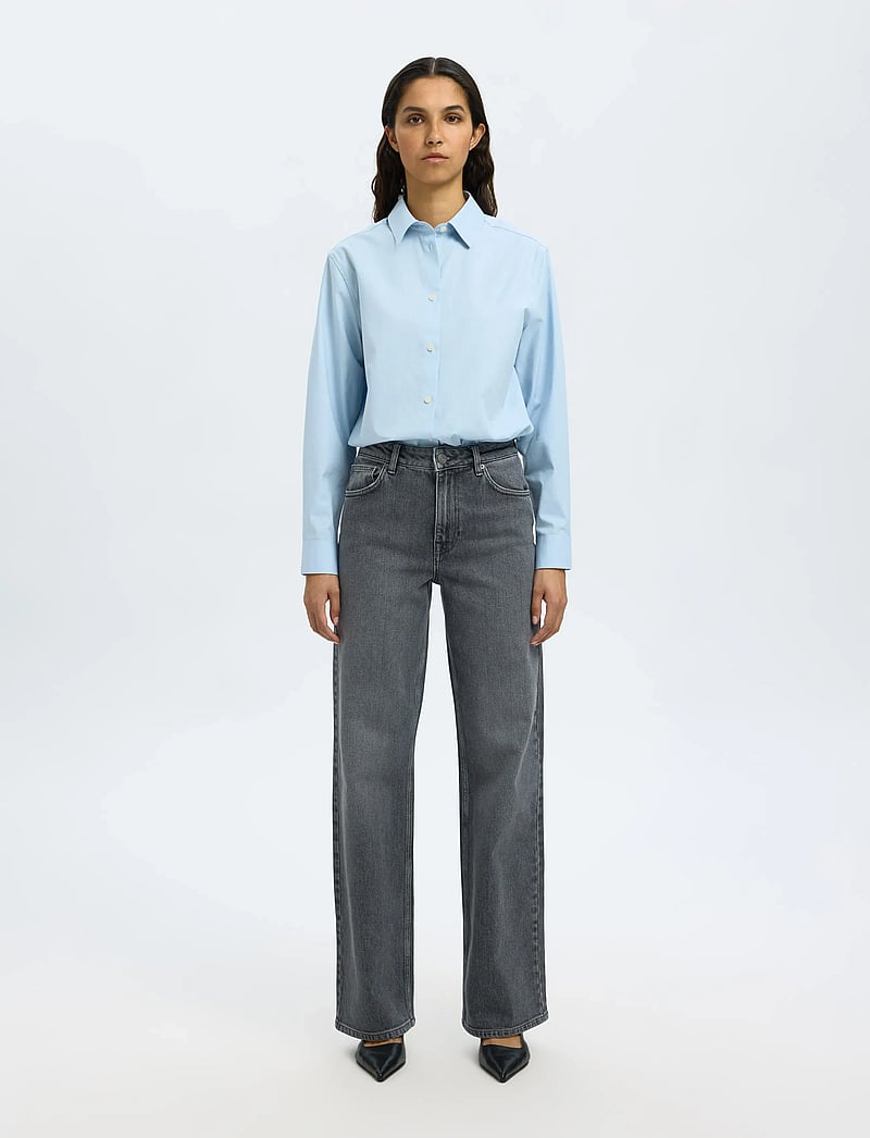 Selected - SLFWIDE BEA-KORI HW JEANS NOOS - hosen mit weitem bein - medium grey denim - 4