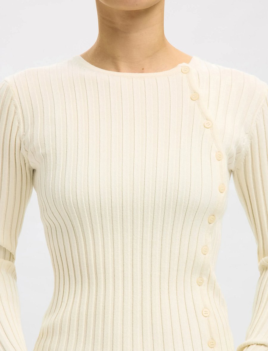 Selected - SLFHELEN LS KNIT BUTTON O-NECK TOP - pullover - birch - 4