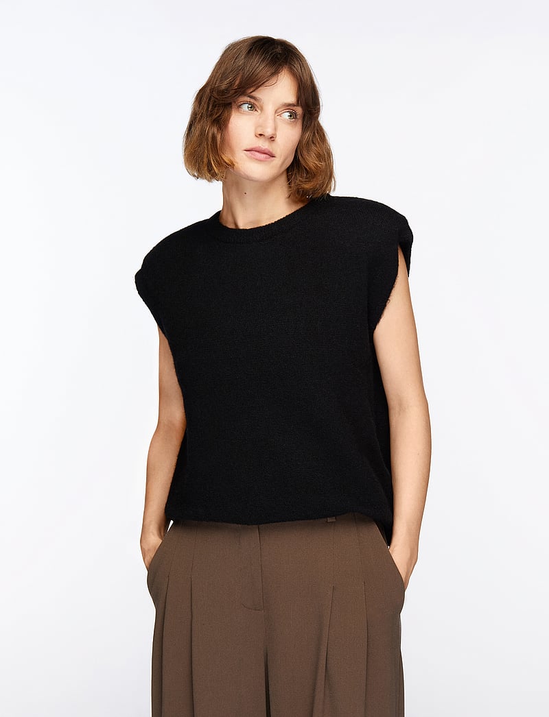 Selected - SLFLULU SL KNIT VEST - gestrickte westen - black - 0