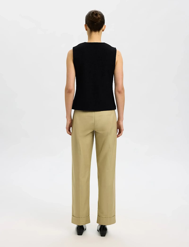 Selected - SLFDARLA KNIT BUTTON VEST - kootud vestid - black - 2