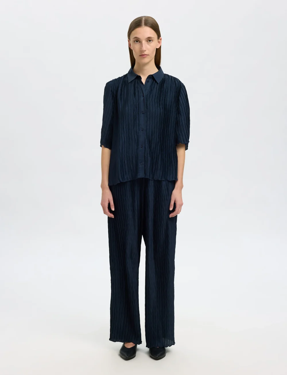 Selected - SLFELMA HW WIDE PLISSE PANT B - vida byxor - dark sapphire - 4