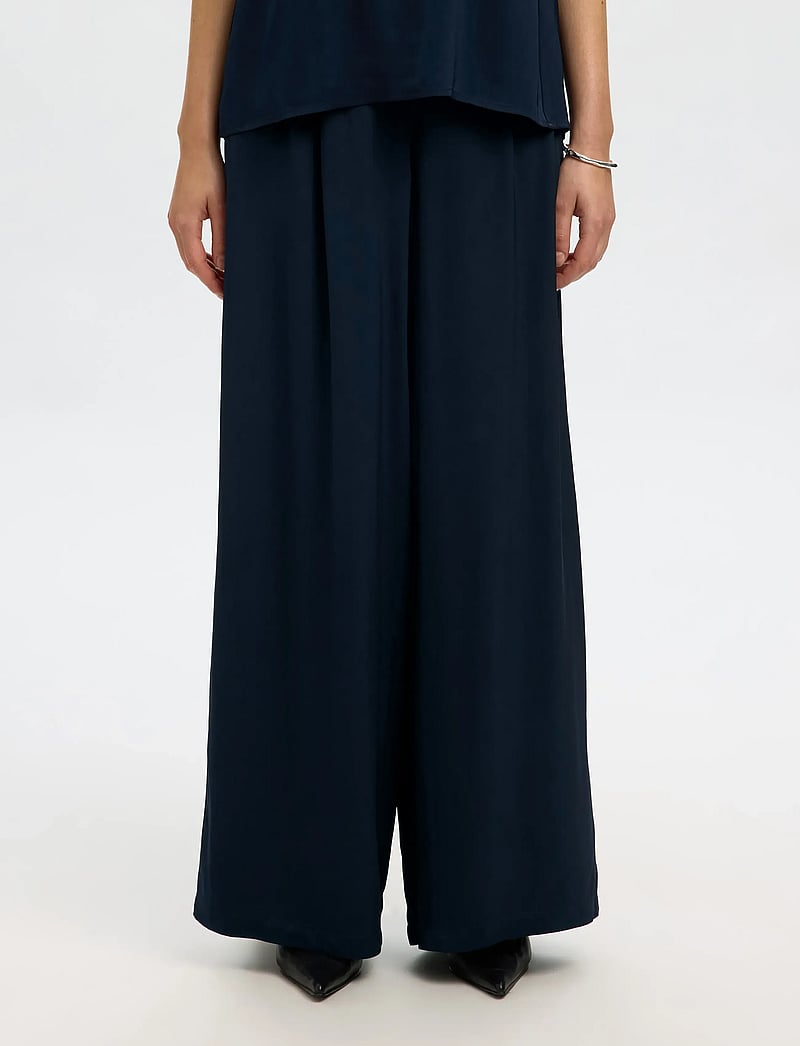 Selected - SLFLEONORE HW WIDE PANT B - vida byxor - dark sapphire - 0