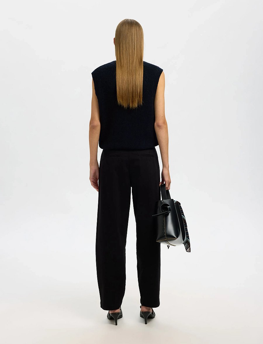 Selected - SLWLULU SL BUTTON O-NECK VEST NOOS - knitted vests - dark sapphire - 2
