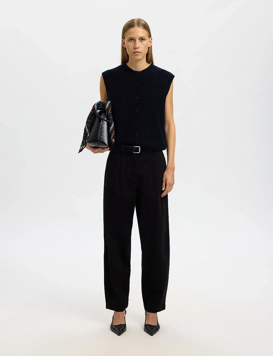 Selected - SLWLULU SL BUTTON O-NECK VEST NOOS - knitted vests - dark sapphire - 4