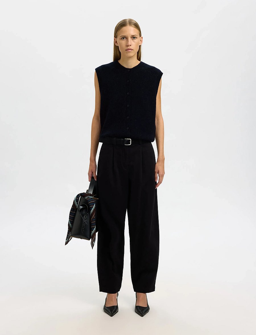 Selected - SLWLULU SL BUTTON O-NECK VEST NOOS - knitted vests - dark sapphire - 5