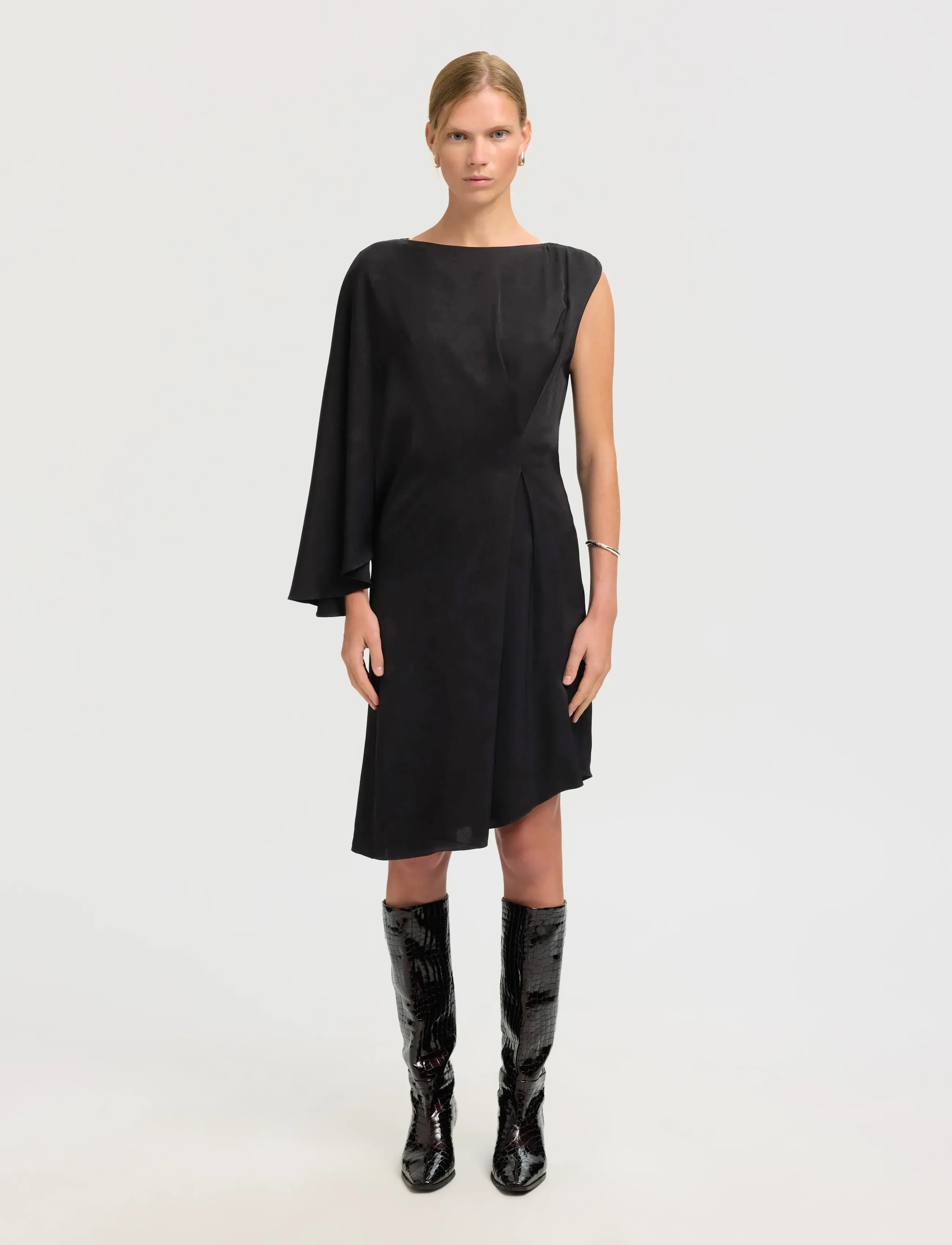Selected Slflaurina Regular One Shoulder Dress B, Kvinder, One Shoulder Kjole, Sort, Str: 42