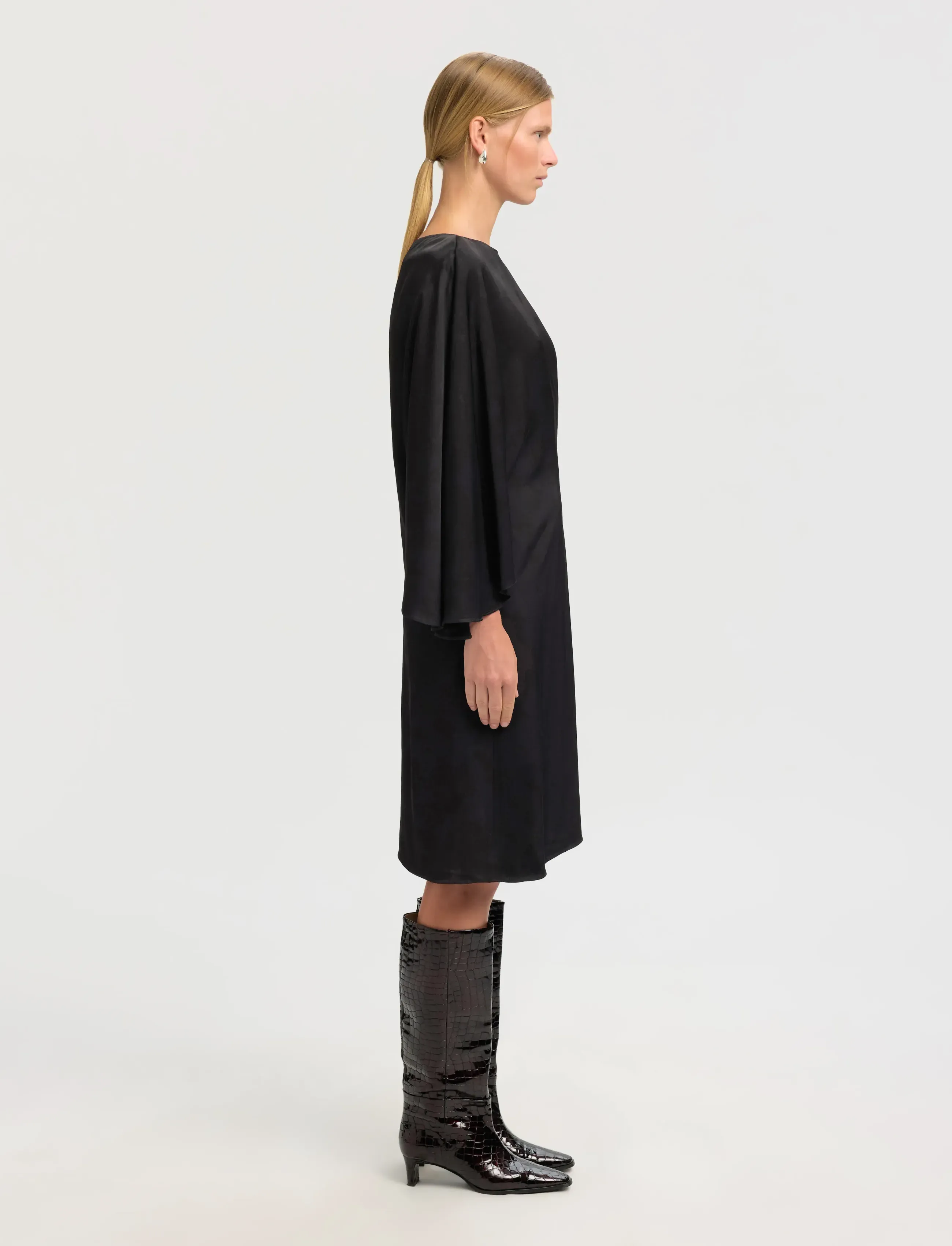 Selected - SLFLAURINA REGULAR ONE SHOULDER DRESS B - cocktailkleider - black - 5
