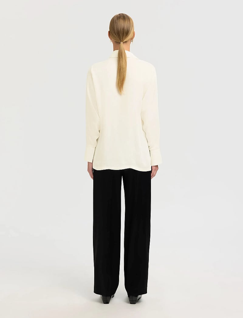 Selected - SLFJOLLY LS WRAP TOP B - langärmlige hemden - gardenia - 2