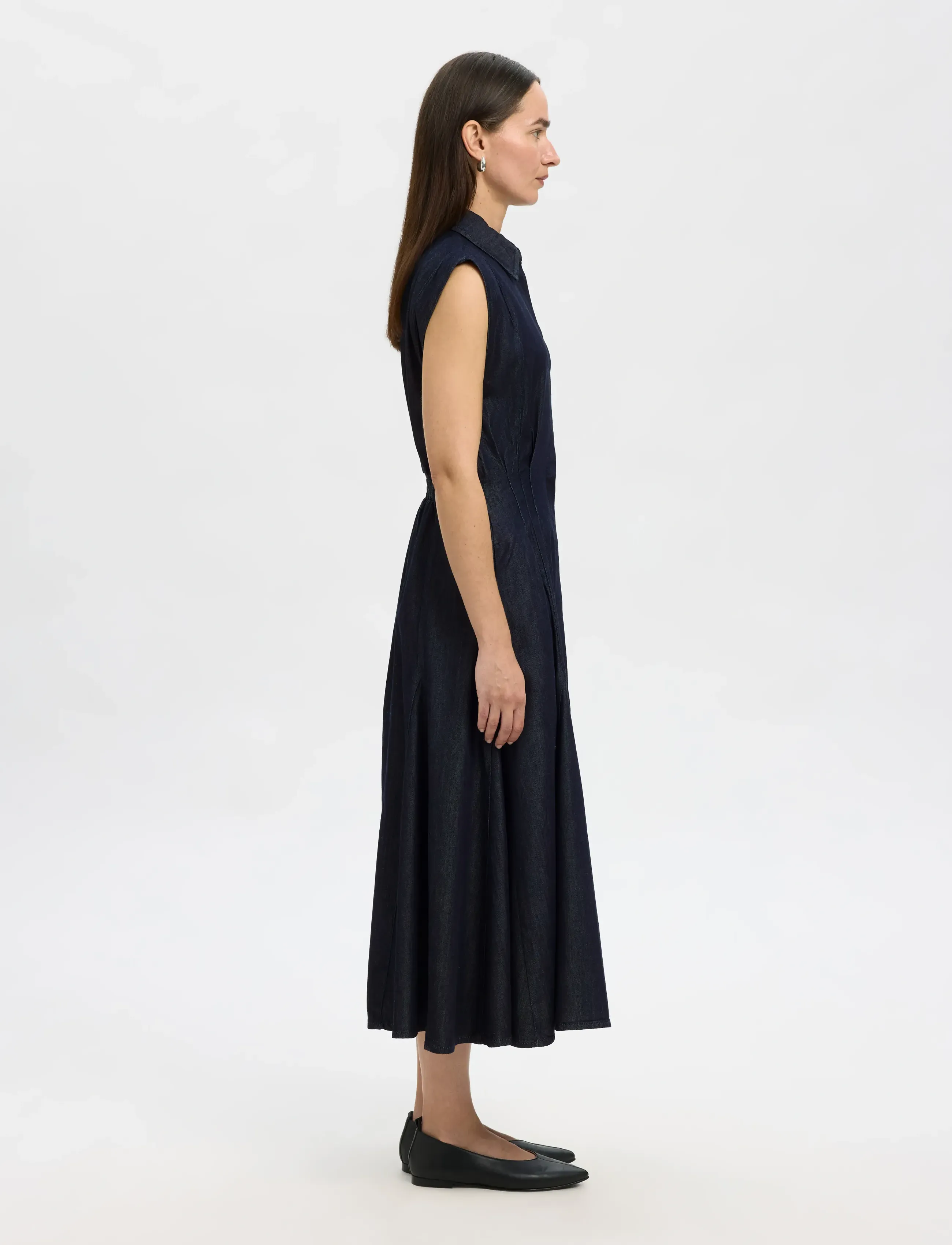 Selected - SLFRILLO MIDI DENIM DRESS - skjortekjoler - dark blue denim - 4