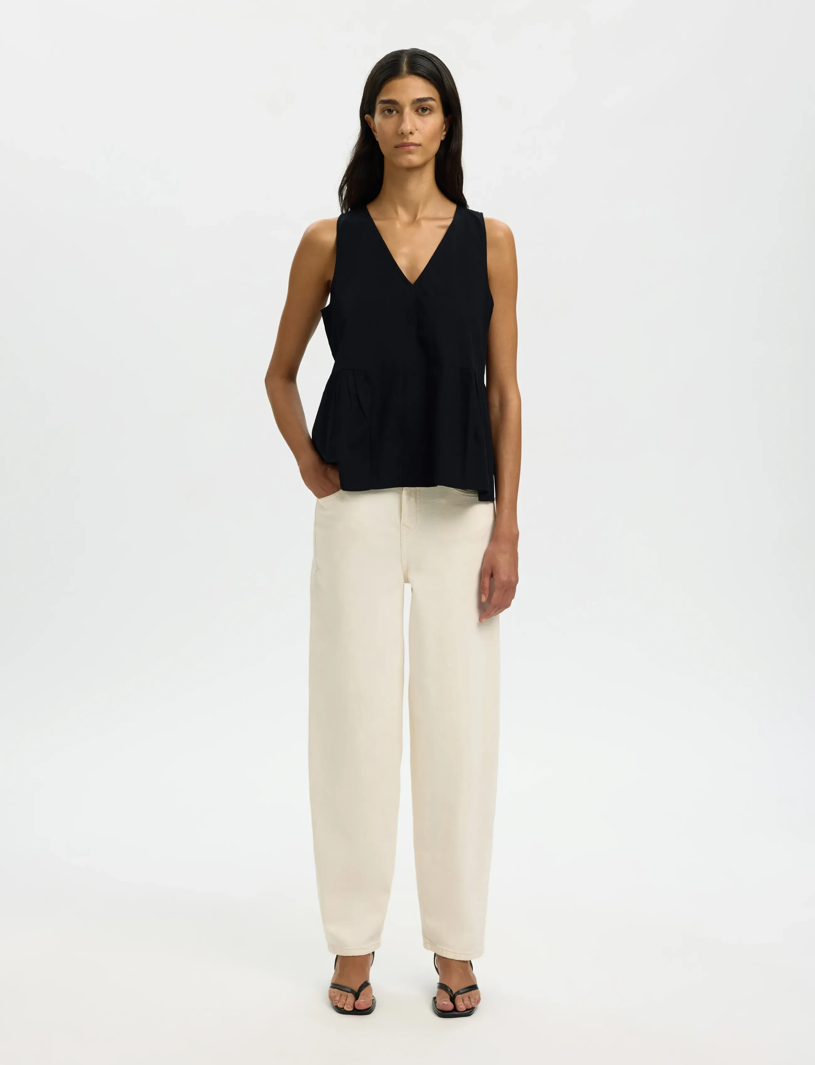 Selected - SLWBLAIR SL V-NECK PEPLUM TOP NOOS - Ärmellose blusen - black - 3