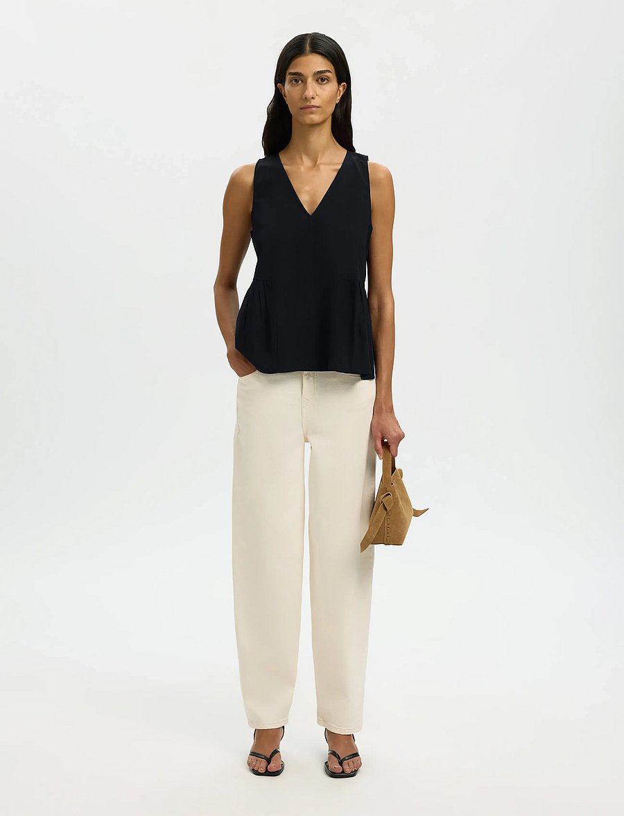 Selected - SLWBLAIR SL V-NECK PEPLUM TOP NOOS - sleeveless blouses - black - 5