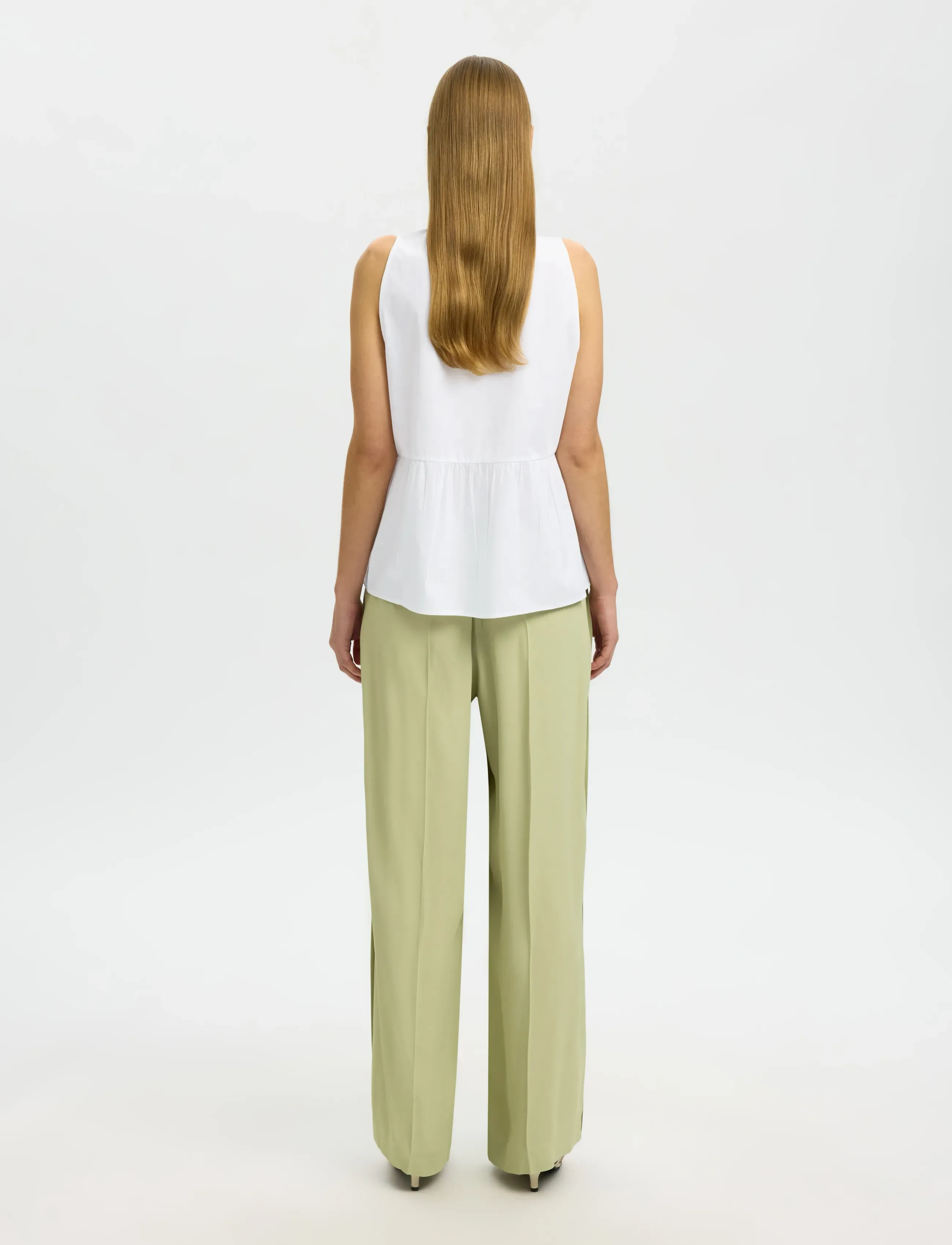Selected - SLWBLAIR SL V-NECK PEPLUM TOP NOOS - Ärmellose blusen - bright white - 2