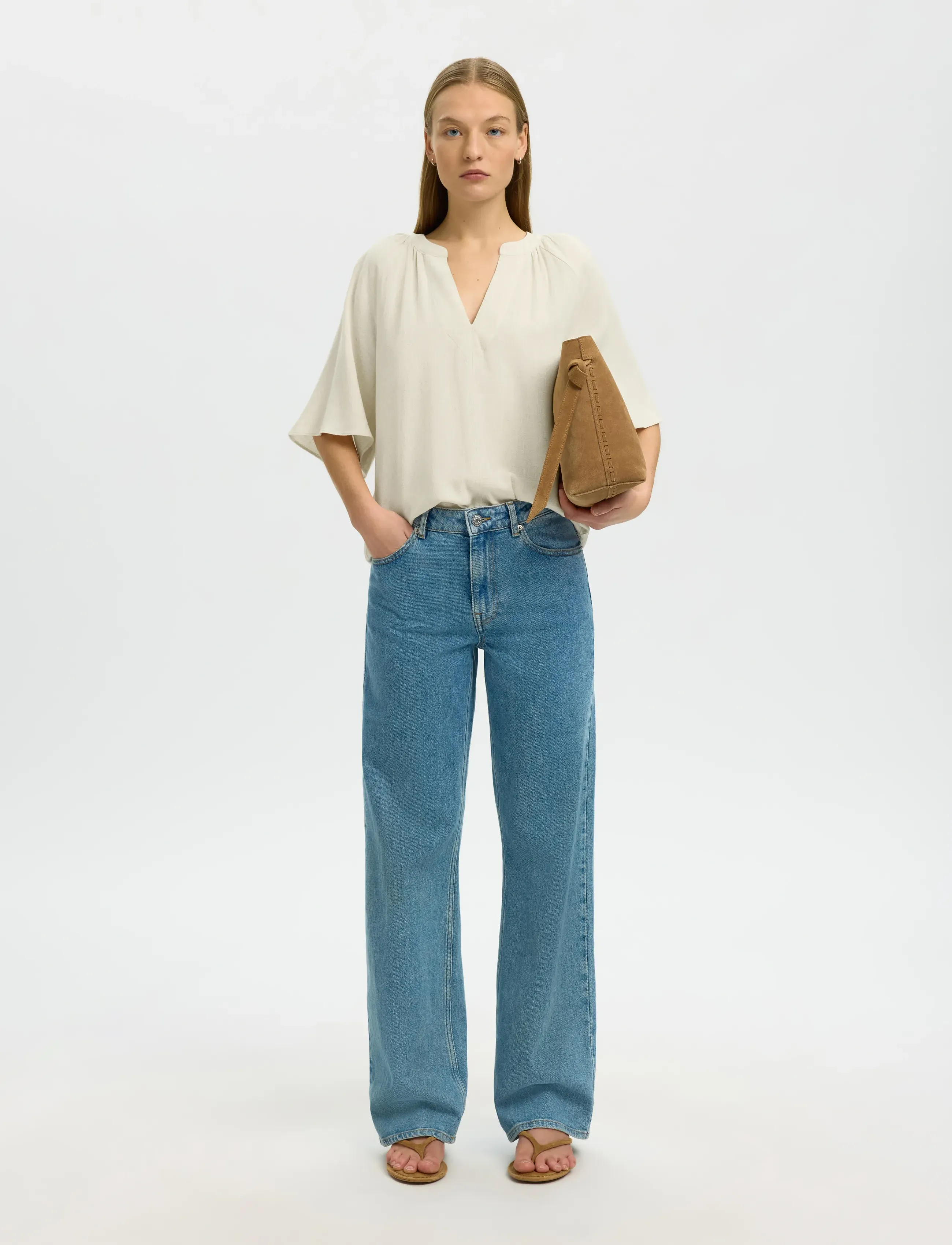 Selected - SLFVIVA 2/4 V-NECK LINEN BLEND TOP NOOS - lühikeste varrukatega pluusid - sandshell - 5