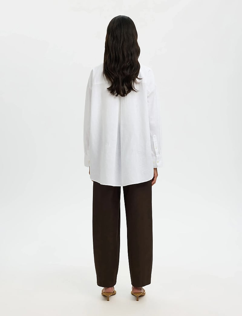 Selected - SLFCLEO OVERSIZE LINEN BLEND SHIRT NOOS - pikkade varrukatega särgid - bright white - 2