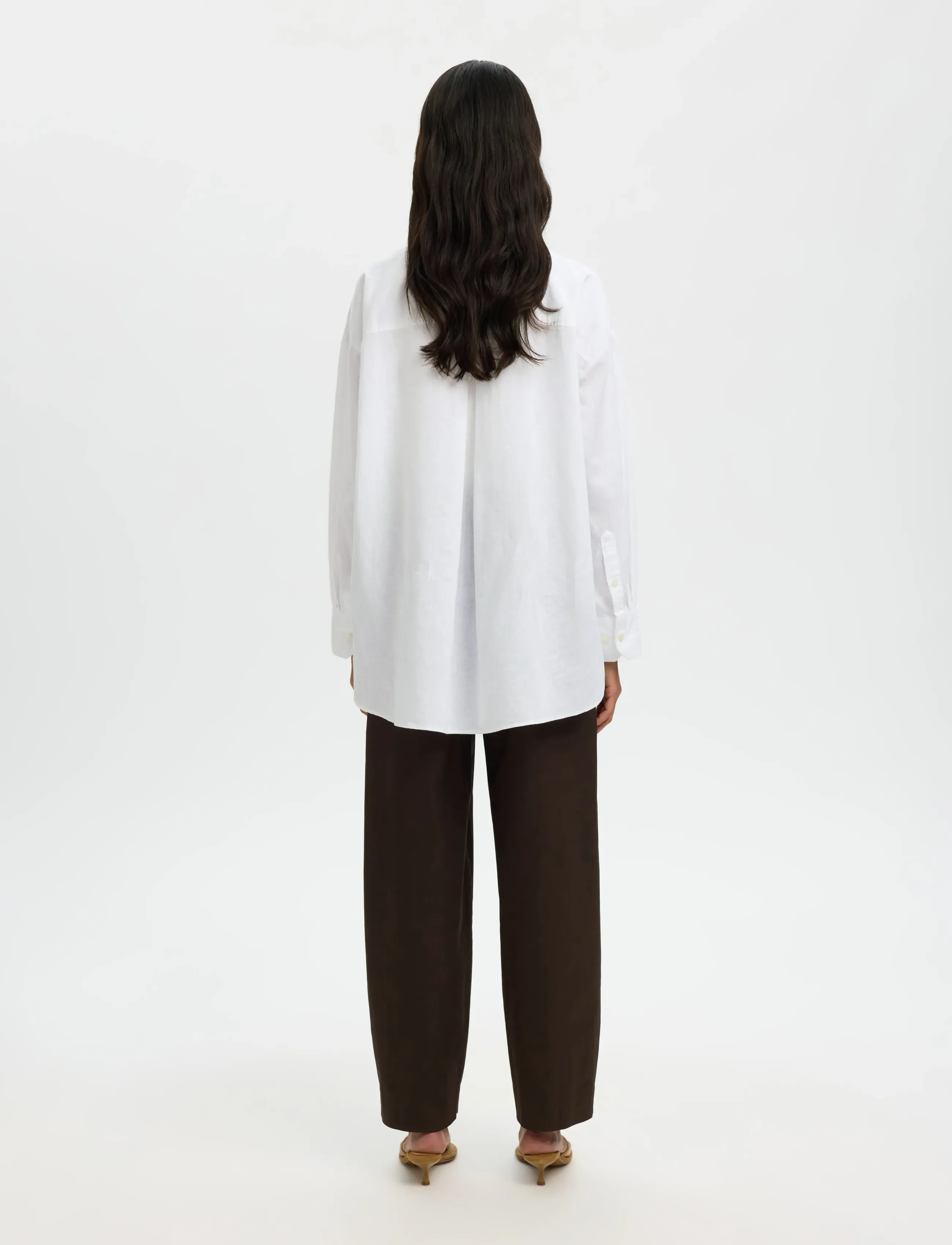 Selected - SLWCLEO OVERSIZE LINEN BLEND SHIRT NOOS - chemises à manches longues - bright white - 2