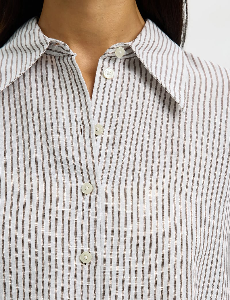 Selected - SLWCLEO OVERSIZE LINEN BLEND SHIRT NOOS - langärmlige hemden - bright white - 4