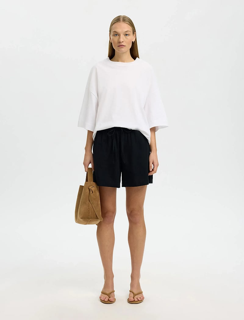Selected - SLWLUISA-LINNIE LINEN BLEND SHORTS NOOS - leinen-shorts - black - 3